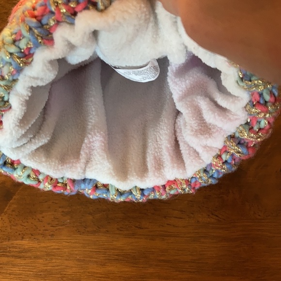 NEW! Beanie - Picture 5 of 8